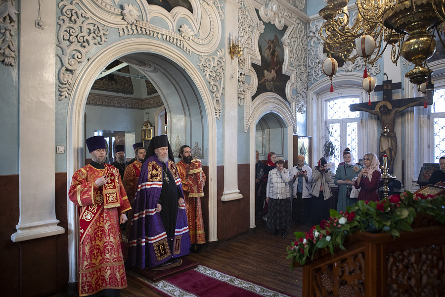 Архиерейское богослужение в Николо-Архангельском храме Балашихи